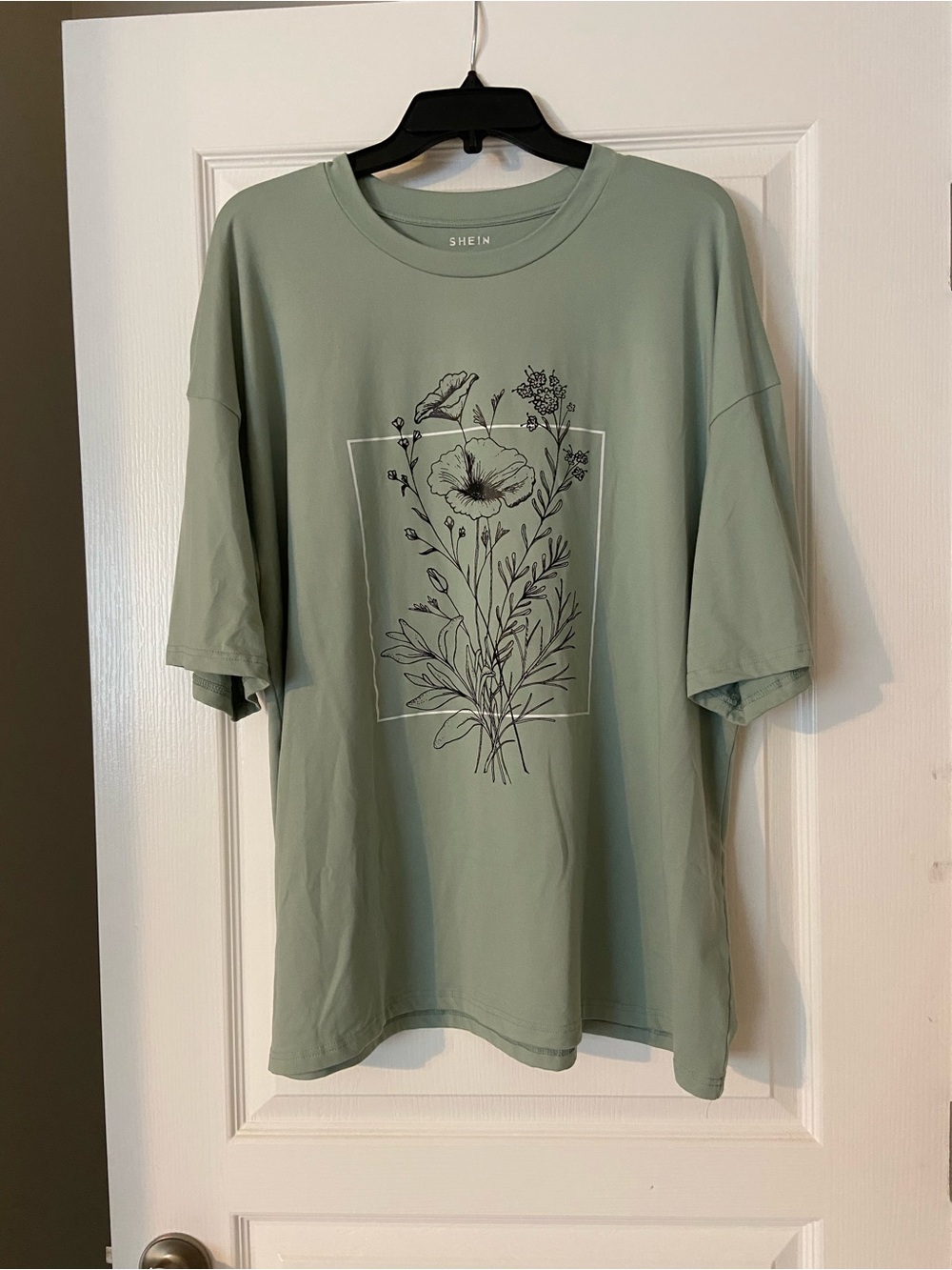 SHEIN Sage Green Short-Sleeve Floral Graphic Tee